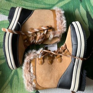 Universal Thread Winter Boots